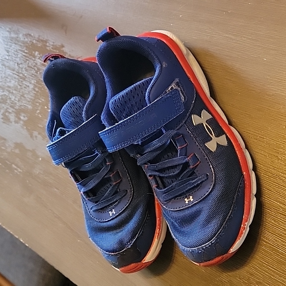 Boys shoes